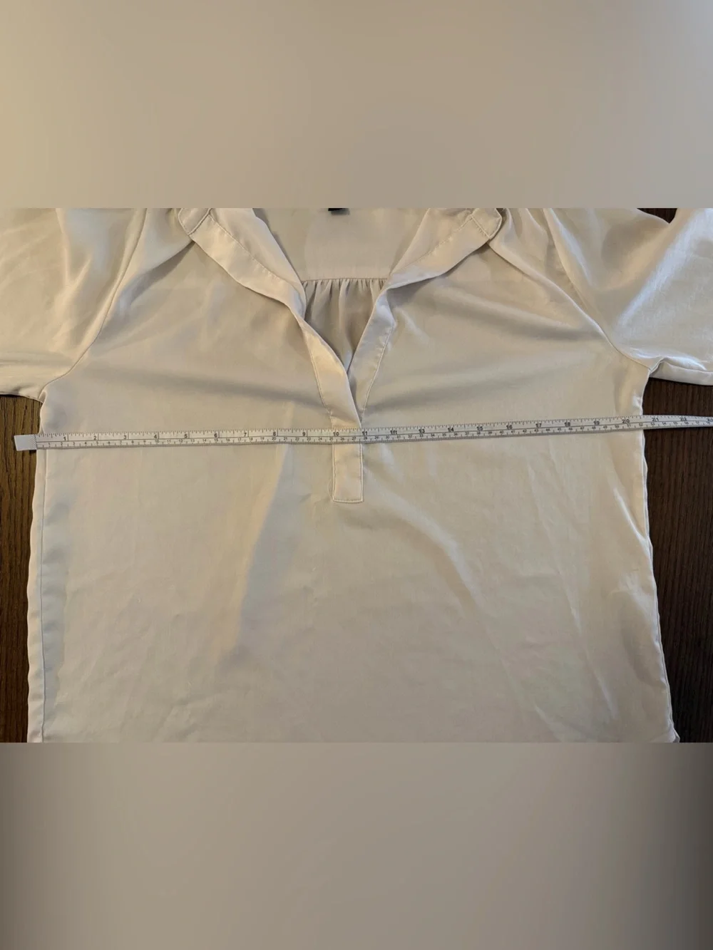Banana Republic Factory Off-White Long-Sleeve V-Neck Blouse